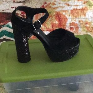 Black sparkly cape Robbins